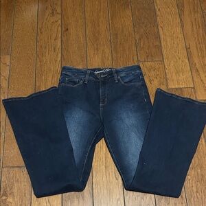 Universal Thread Dark Indigo Flare Jeans. Size 6/28R💕.  NWOT